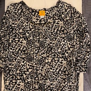 🌺 Ruby Rd. Black and White Patterned Blouse